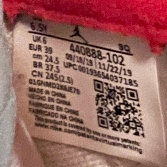 Air Jordan Retro 5 “Fire Red” - Picture 5 of 6